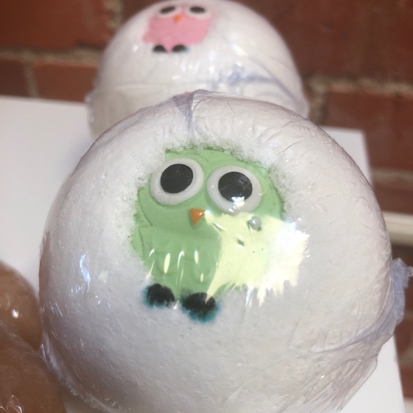 Adorable Set of Owl Effervescent XL Bath Bombs - Picture 4 of 4